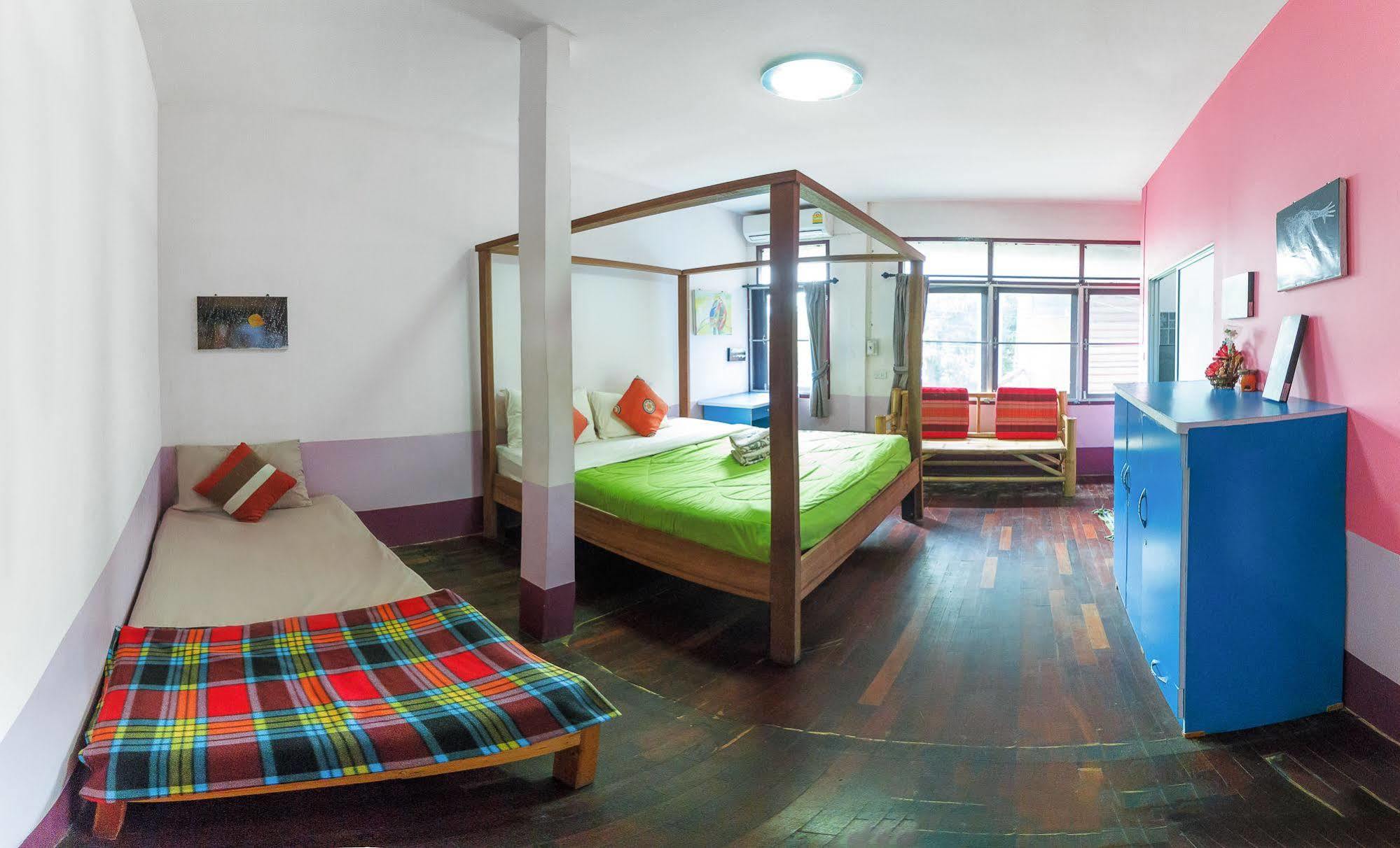 Kikie'S House Hostel Chiang Mai Luaran gambar